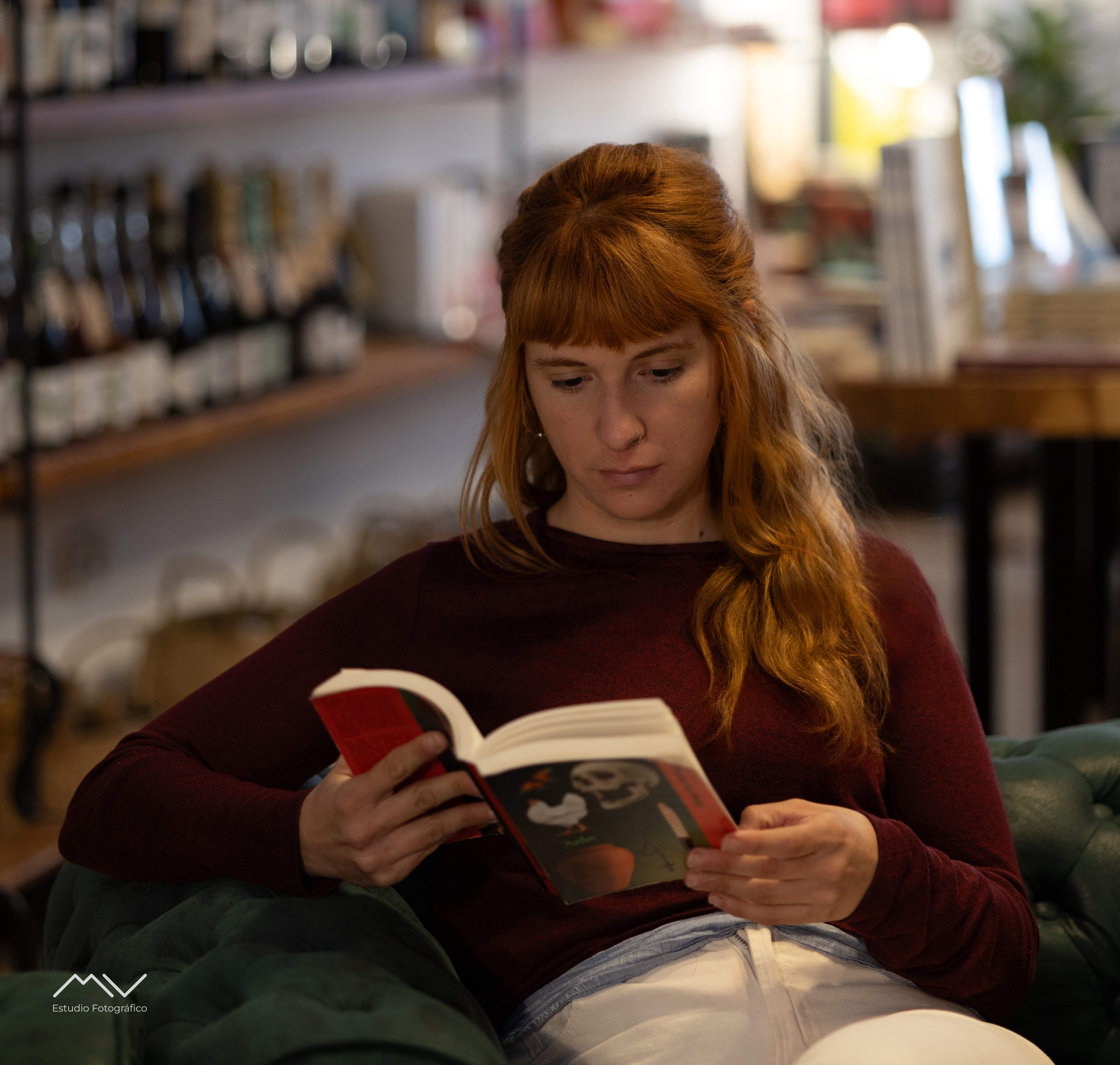 LA CONTRARIA Vinos y Libros